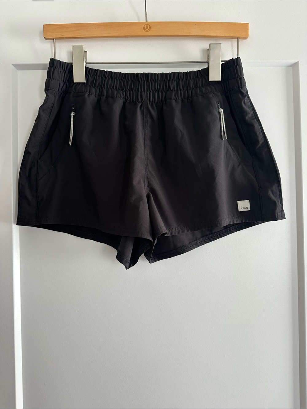 Vuori Dash Shorts Black Size Medium